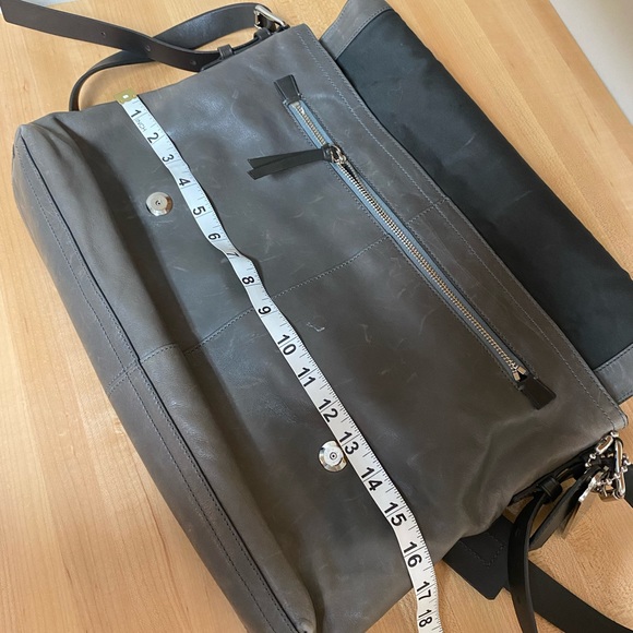 Grey and Black Leather laptop / tote bag - Picture 8 of 9